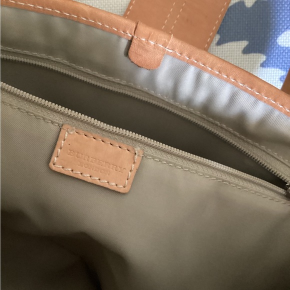 Burberry bag - Picture 3 of 13